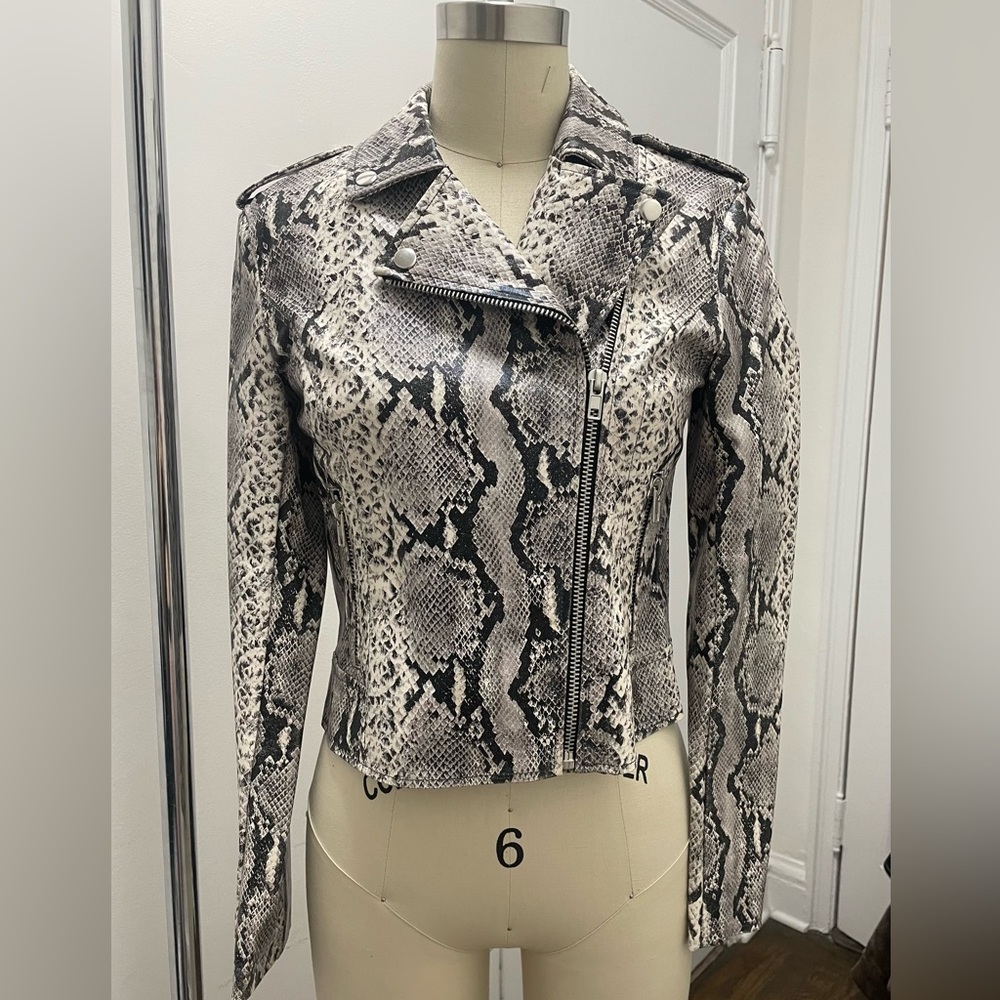 EXCELLENT CONDITION!! BB Dakota Snakeprint Faux Leather Jacket
